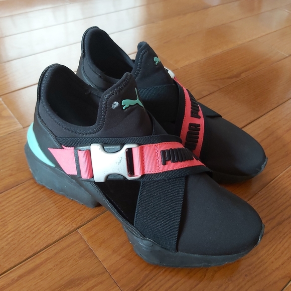 Gorgeous Puma women sneakers - Picture 3 of 7